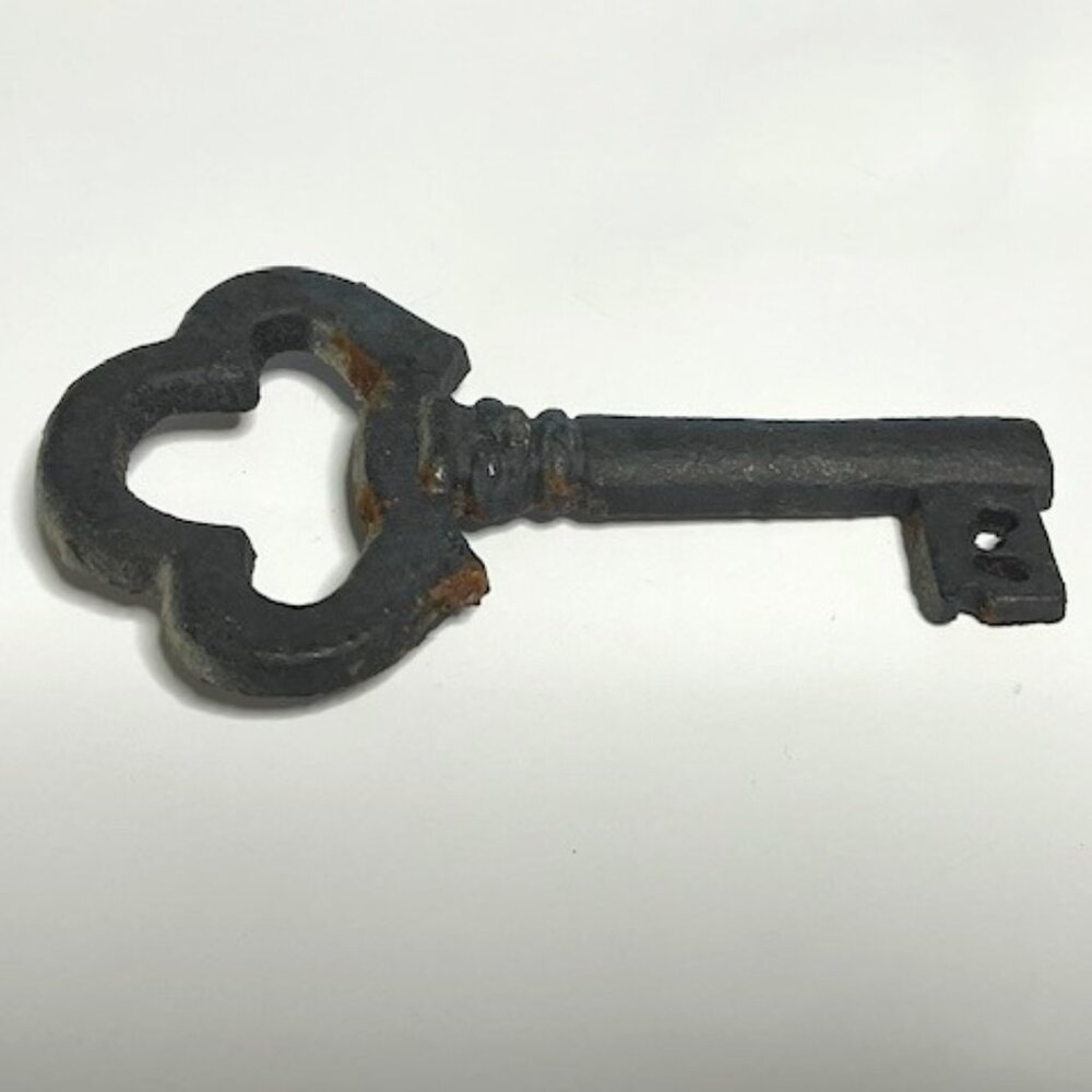 VTG Cast Iron Hanging Skeleton Key Wall Accent Decor Rustic 4.5"x2.5"